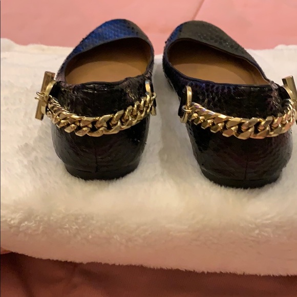 Flats - Picture 2 of 5